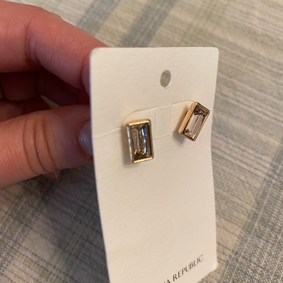 NWT Banana Republic Crystal Gem Stud Earrings - Picture 10 of 12